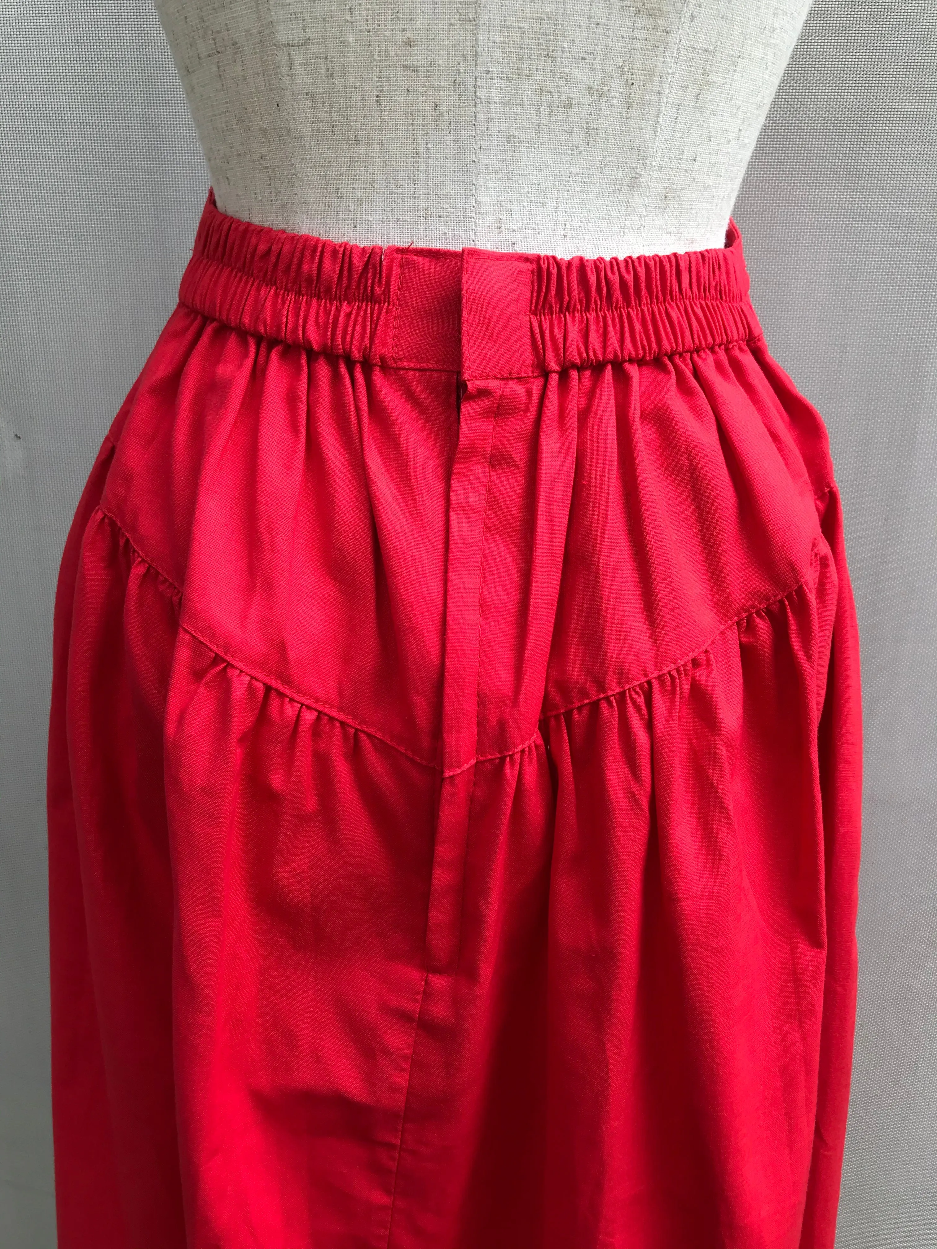 80s Red Gold Buttons Flare Skirt