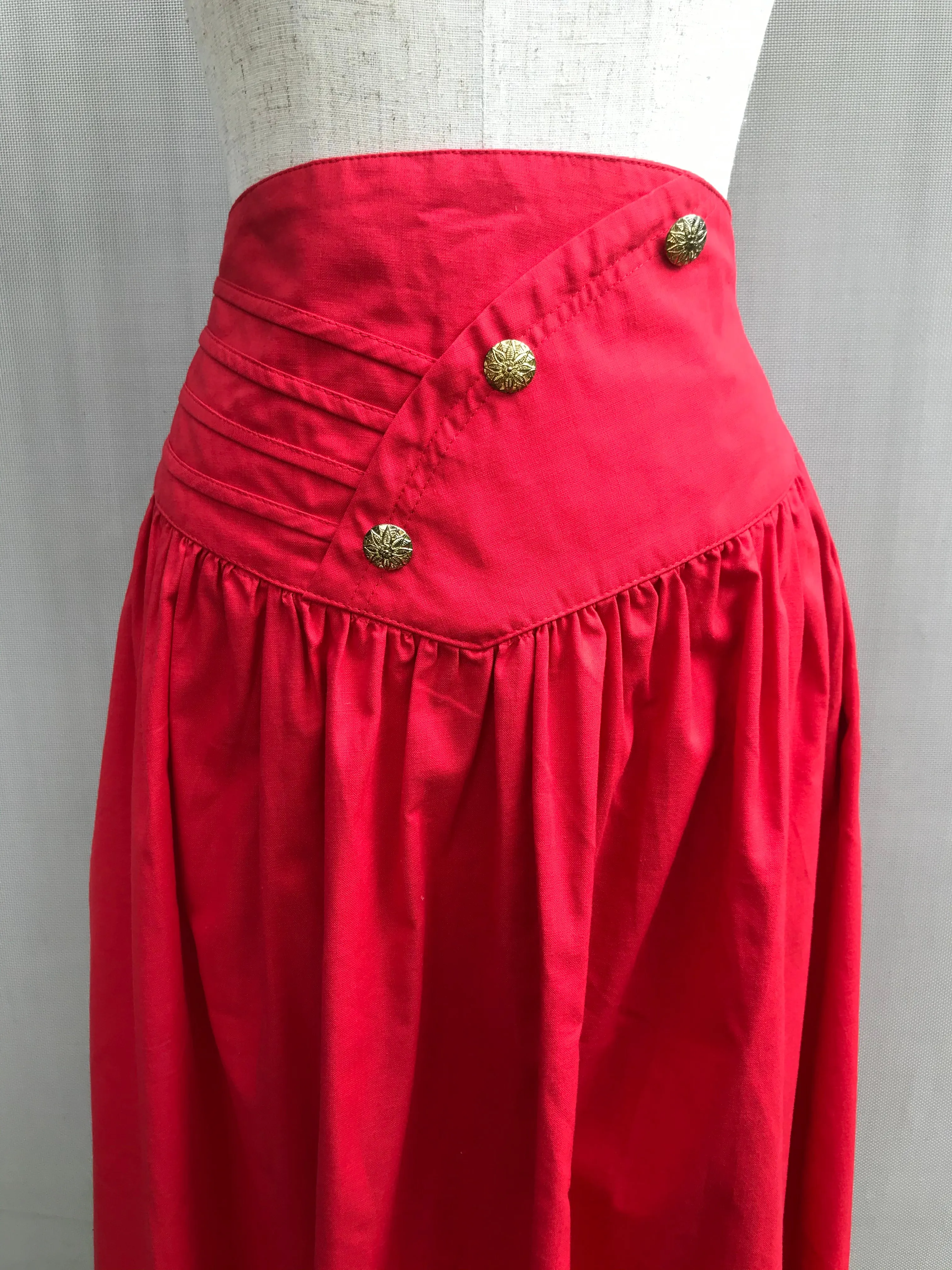 80s Red Gold Buttons Flare Skirt