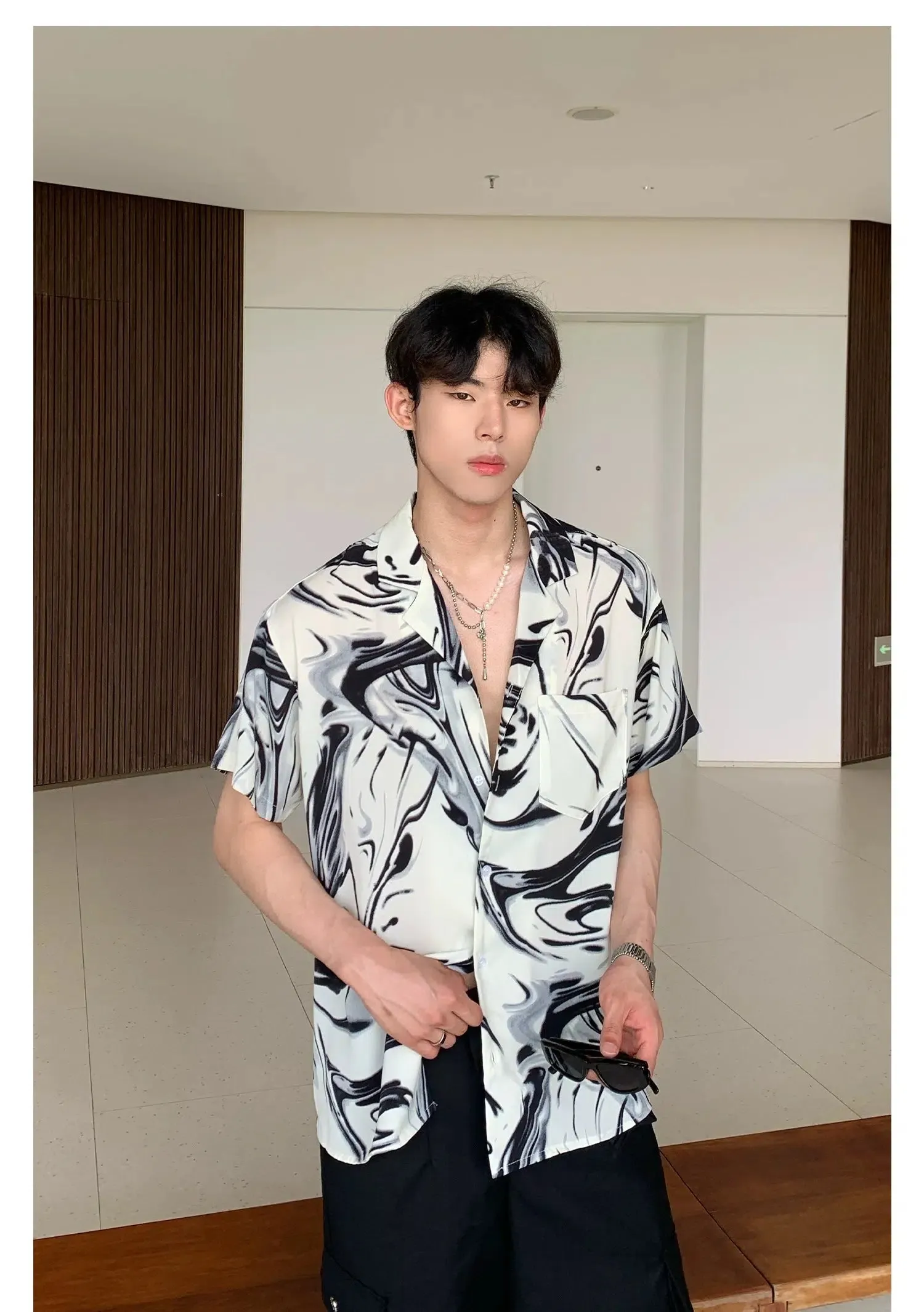Abstract Swirl Print Short-Sleeve Shirt
