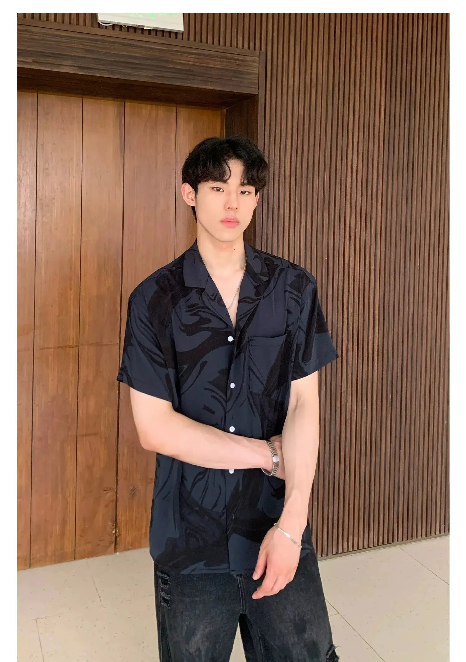 Abstract Swirl Print Short-Sleeve Shirt