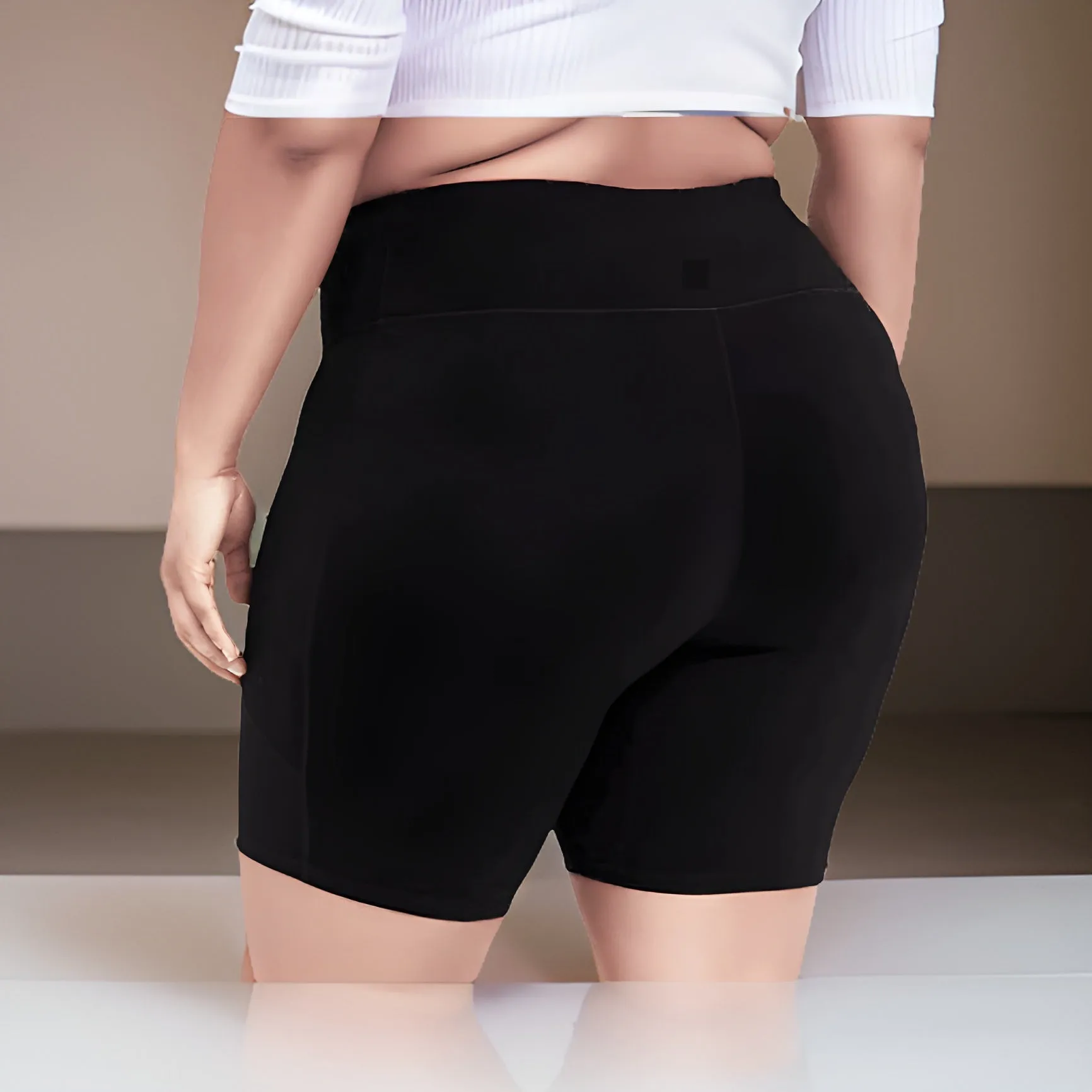 Black Plus Size Short Leggings (XL)