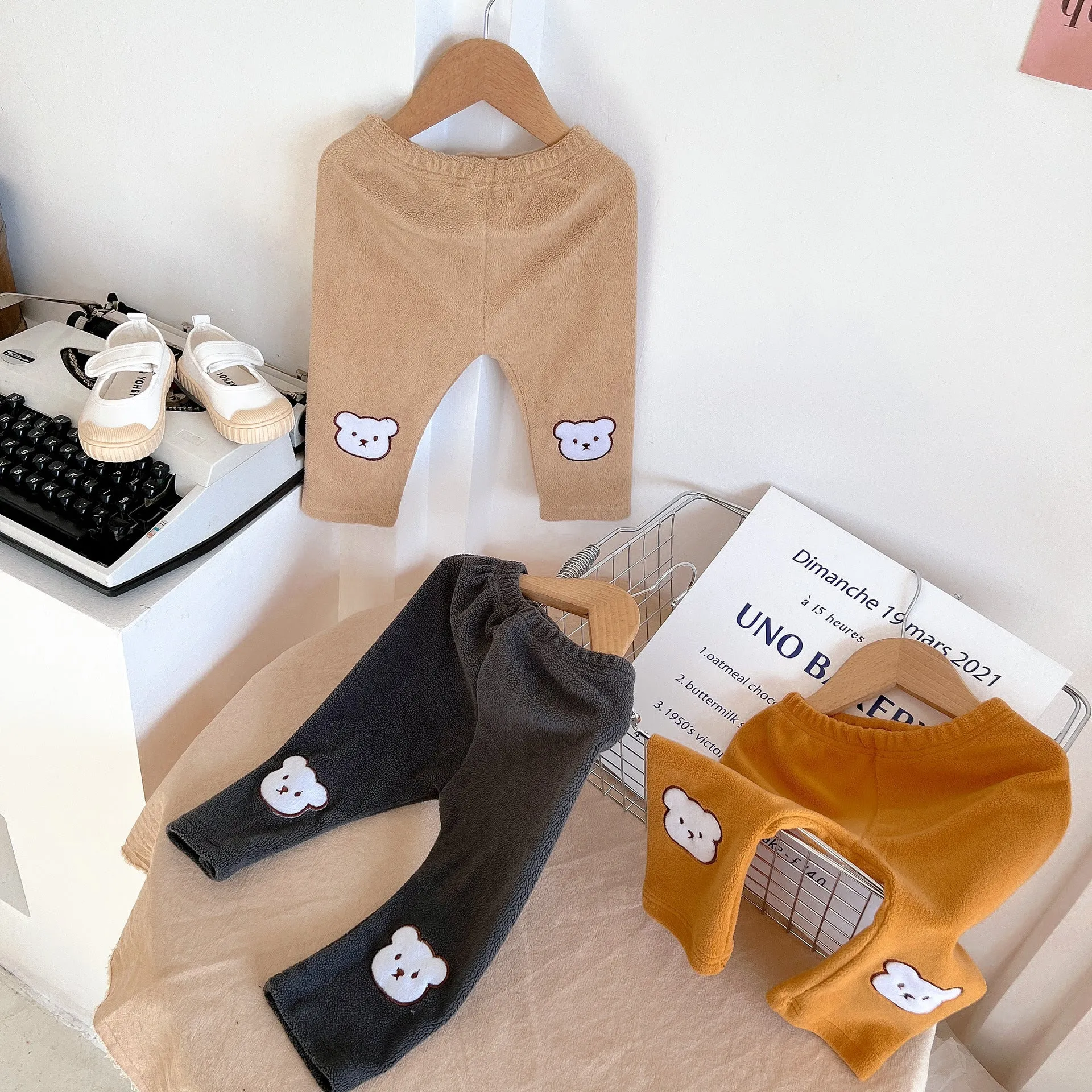 Children's Spring leggings baby spring velvet thin leggings baby trousers baby big PP pants