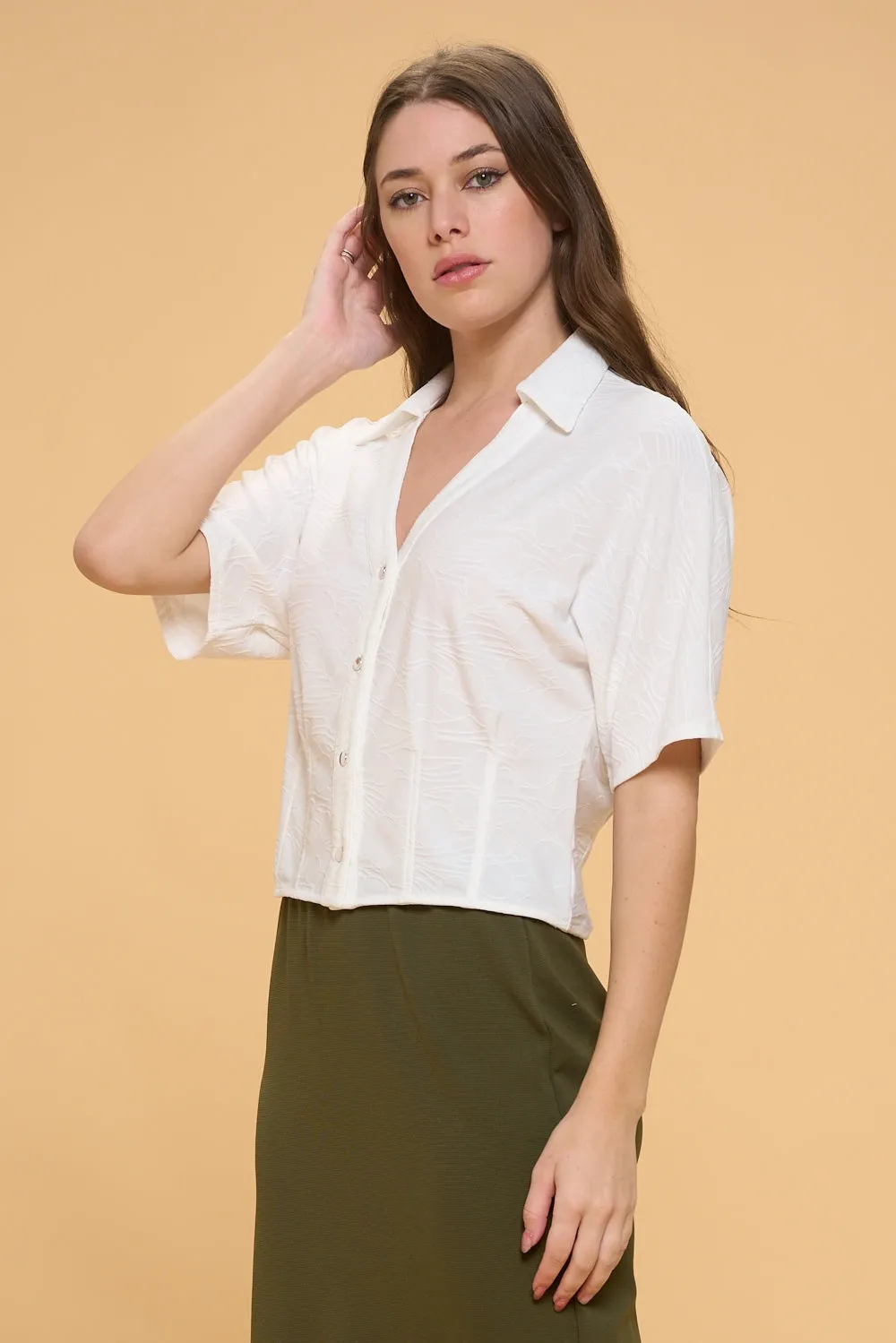 FITTED PLEATED HEM DETAIL COLLAR SHIRT