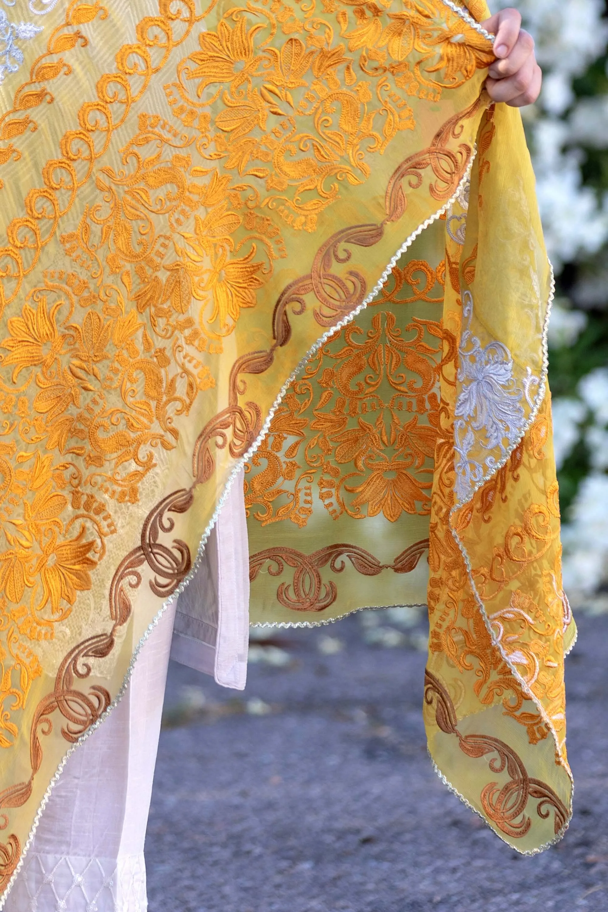 Gray Chiffon Embroidery Suit