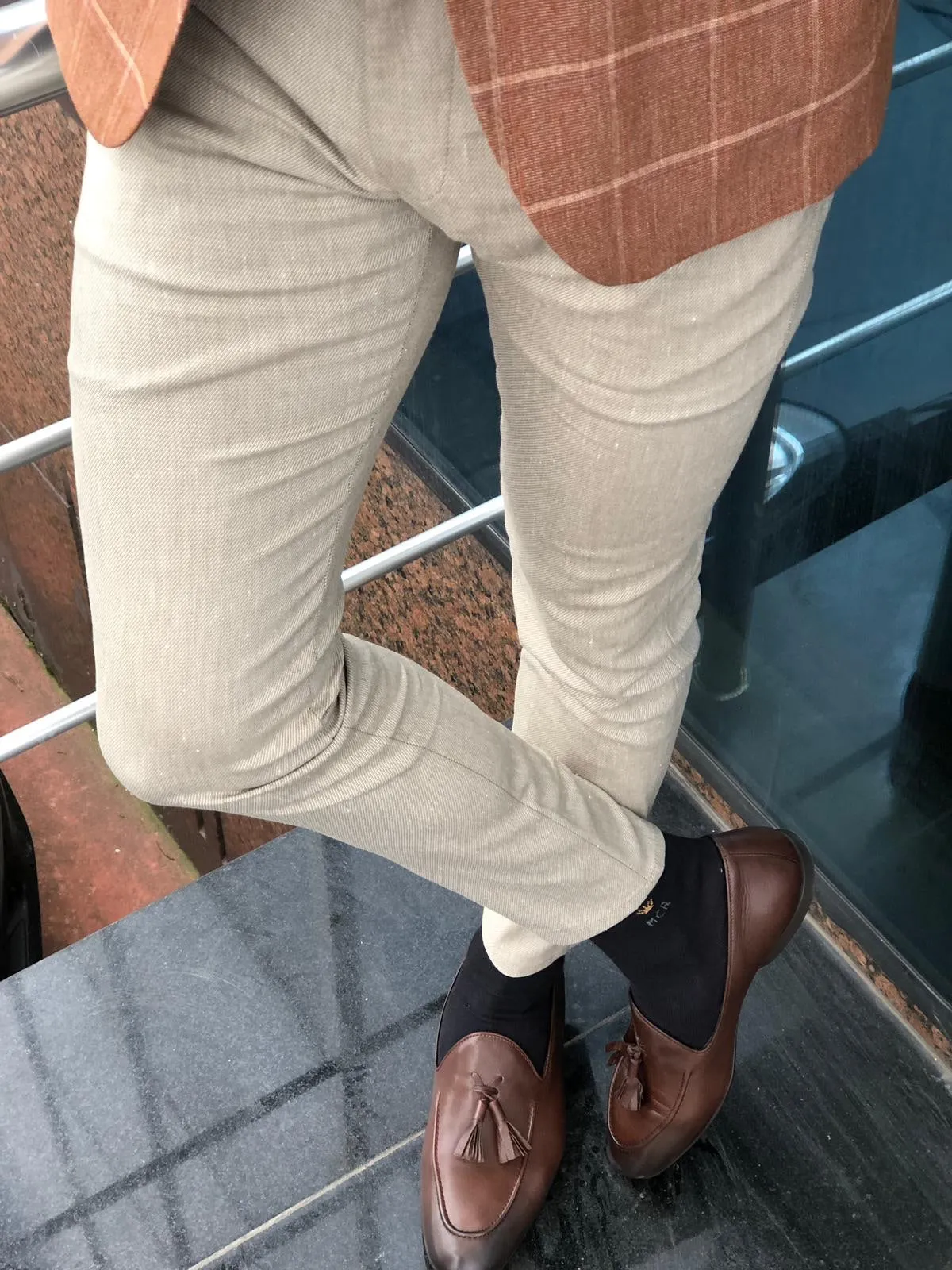 Knot Beige Slim Linen Pants for Every Occasion