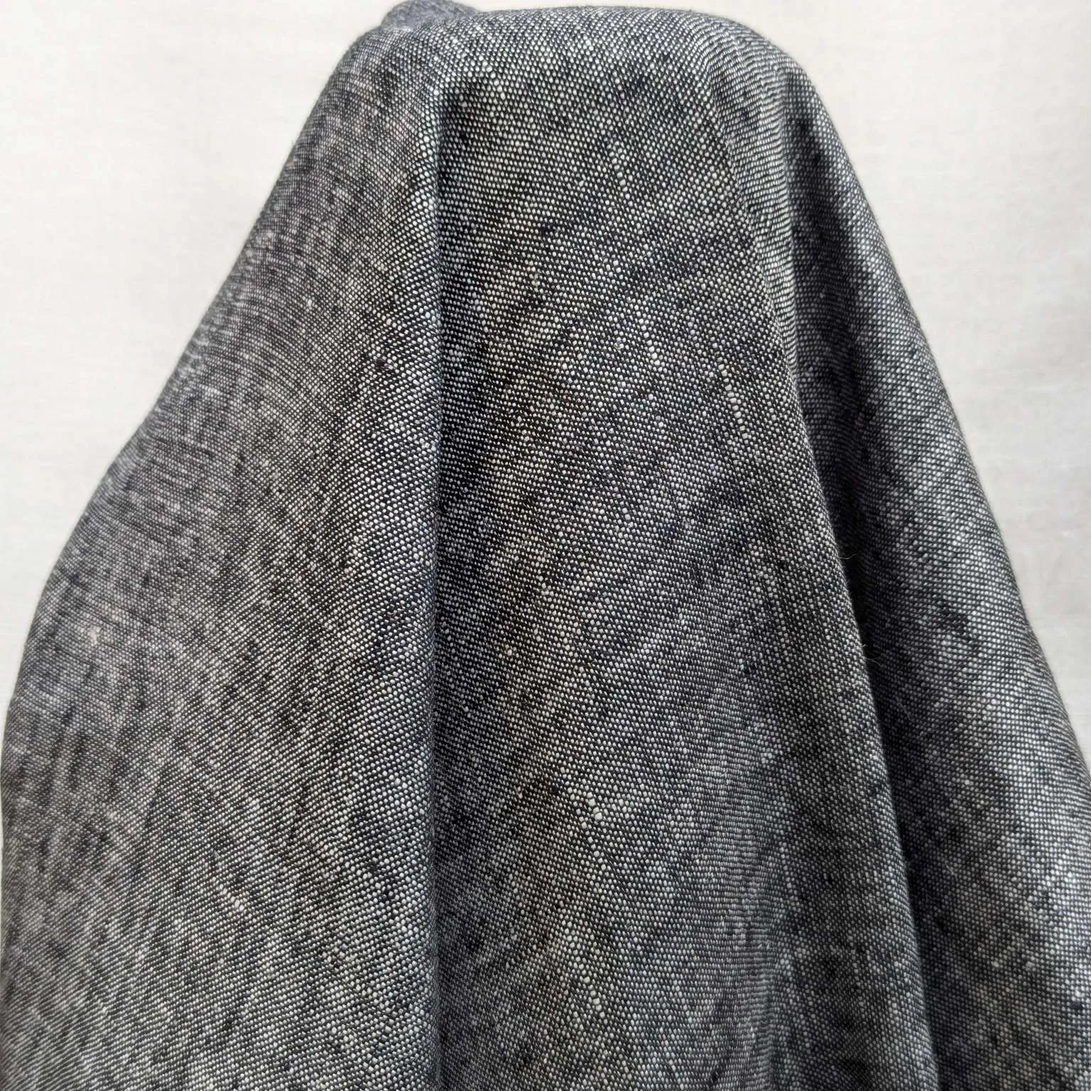 Linen, Black Marle