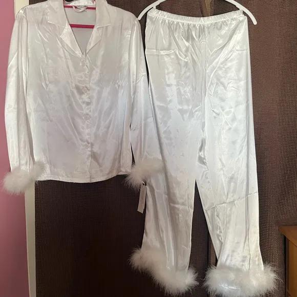 NWT Silky Feather Pajama Set