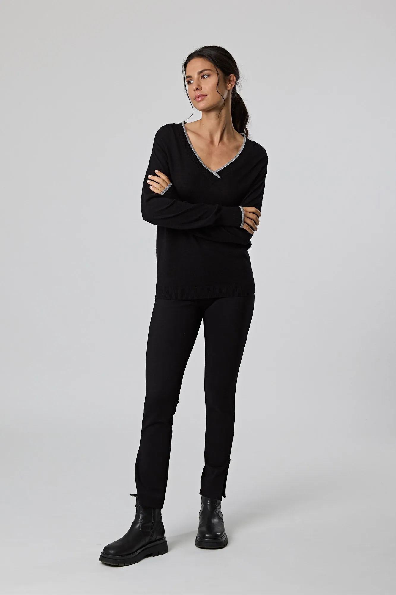 Reset V Sweater - Black