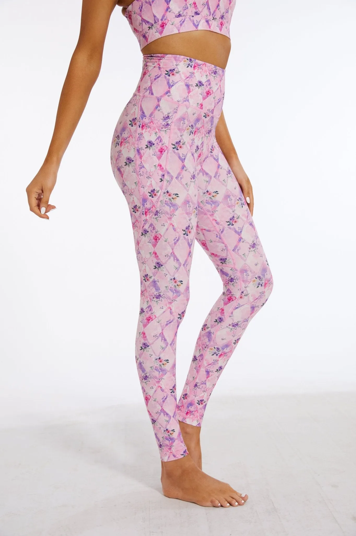 Rosé Lattice Luxe Leggings – Vintage Pink Floral Grid with Pocket