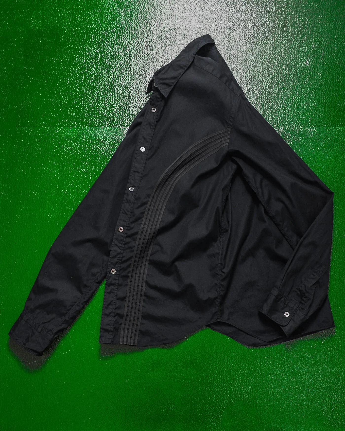 SS07 Black Curved Stripe Tonal Applique Shirt (~M~)