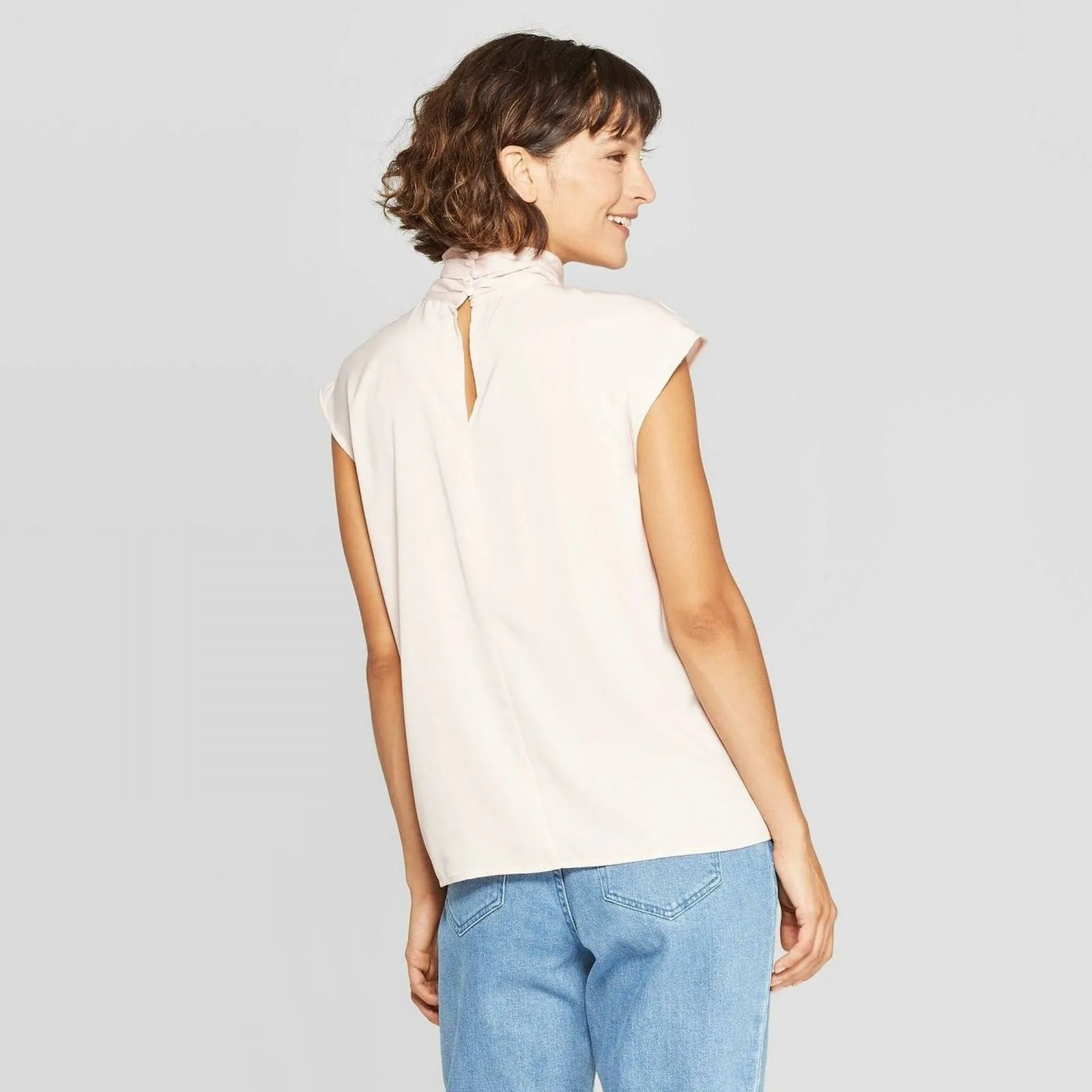 Who What Wear Women's Short Sleeve Mock Neck Blouse