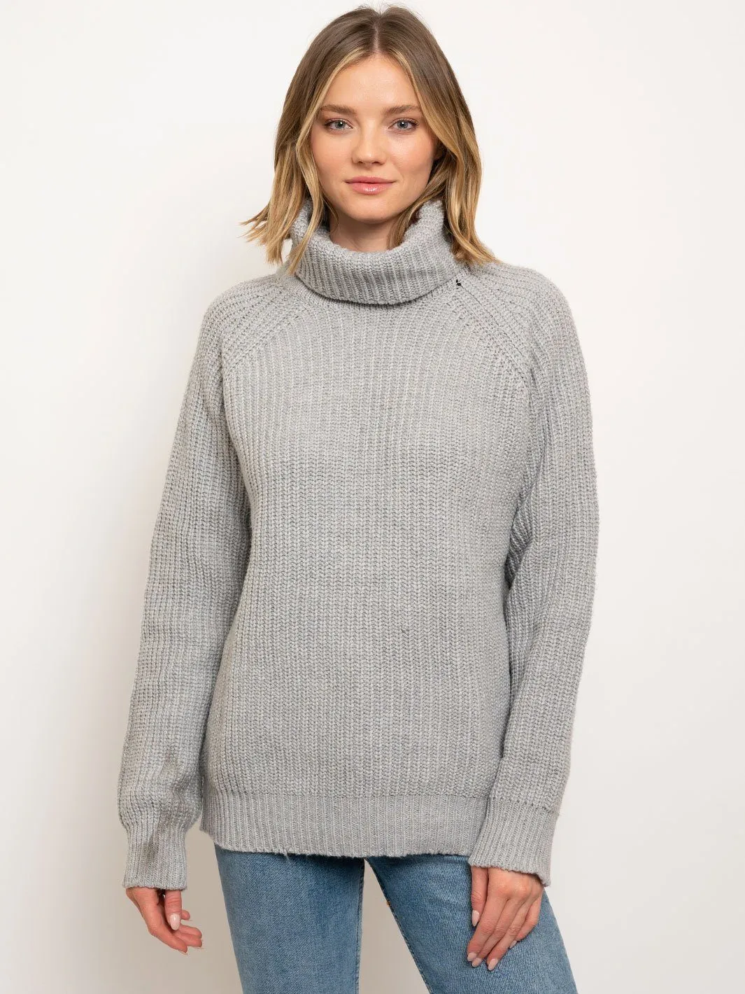 WOMEN'S KNIT GREY TURTLENECK  SWEATER